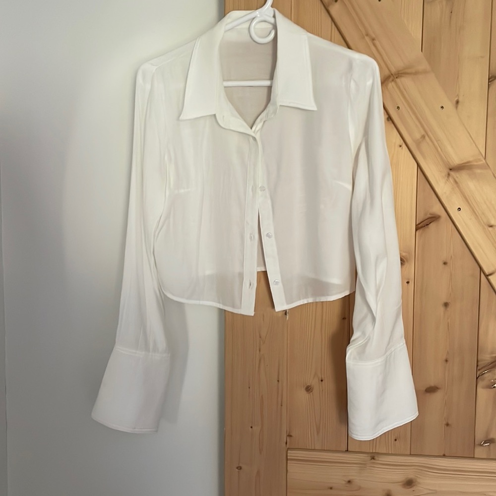 White cropped long bell sleeve button up like new